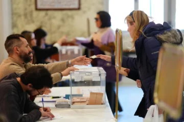 La Junta Electoral exige justificar en qué provincia se inscribe al nacionalizado por la ley de nietos para «garantizar transparencia»