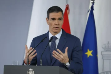 Sánchez viaja a Argelia para cerrar la crisis diplomática y negociar un aumento del 10% en el suministro de gas