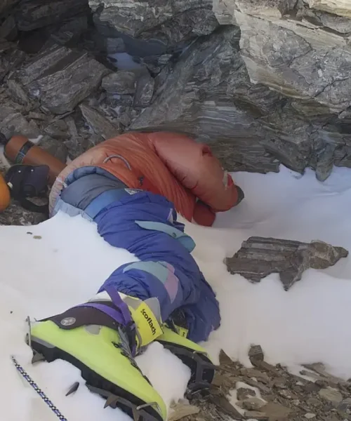Resuelto el misterio de la identidad de ‘Botas Verdes’, el alpinista que lleva 30 años congelado en el Everest