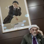 La Biblioteca Nacional presenta el retrato de Álvaro Pombo, Premio Cervantes 2024: «Su realismo salvador prohíbe embellecer»