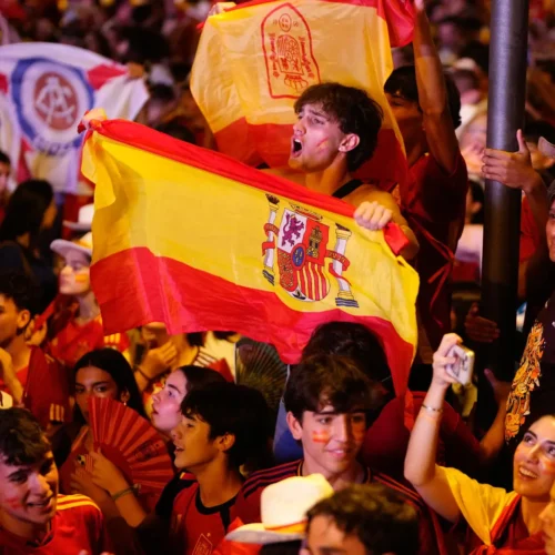Celebración de la victoria de la Selección española en Madrid Río, en directo