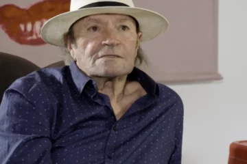 Amador Mohedano estalla y cuestiona los manuscritos del documental de Rocío Jurado: «La productora me engañó»