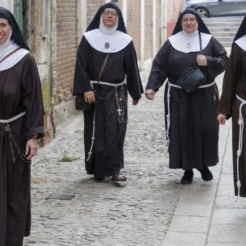 Las exmonjas de Belorado defienden su derecho a vender arte: «Es rastrero que nos acusen»