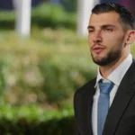 Rafa Mir rescinde su contrato con el Sevilla y la Justicia le permite irse a Grecia pese a su condena por agresión sexual