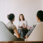 Los psicólogos dan el salto a las redes sociales: ¿puede mi terapeuta compartir mi caso si no da mis datos personales?