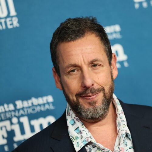 Por qué Adam Sandler ha oficiado la boda de Taylor Swift y Travis Kelce