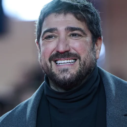 Antonio Orozco retrasa su concierto en Almería para ver el partido España-Bélgica con sus seguidores