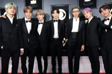 Un miembro de la banda de K-pop BTS, revela un grave problema de audición que empeoró durante su servicio militar obligatorio