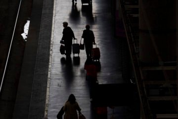 La crisis de Adamuz castiga la alta velocidad, que pierde viajeros siete meses después del accidente