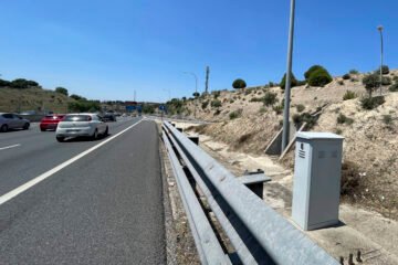 Las grandes ciudades acabaron 2025 recaudando en multas de tráfico 100 millones de euros más de lo anunciado