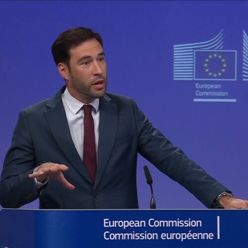 Bruselas exige a Meta protecciones permanentes para los menores tras su acuerdo en EE UU