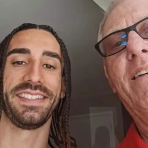El bonito gesto de Marc Cucurella con un cartero tras ganar el Mundial