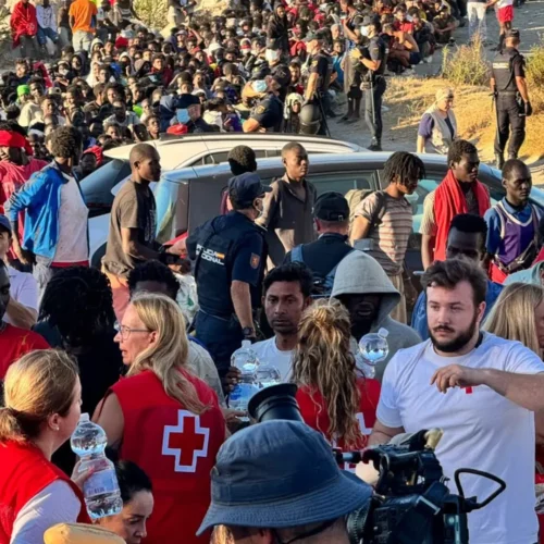 Los médicos de Ceuta reclaman la visita urgente de Mónica García ante la situación «catastrófica» mientras Sanidad niega la crisis