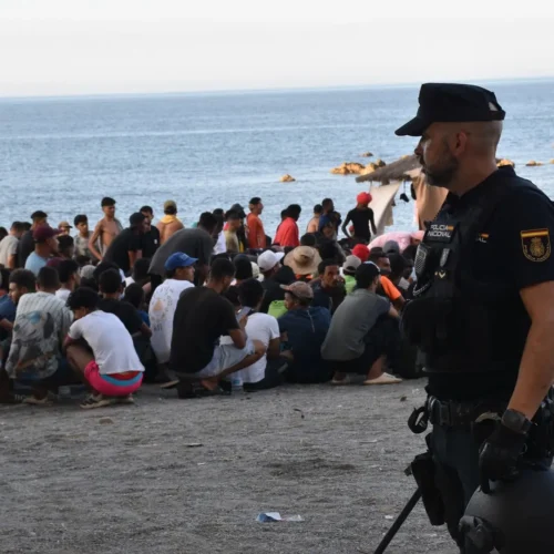 El Gobierno sube el tono con la inmigración ilegal tras la crisis en Ceuta y el conflicto con Europa: «Que sepan que van a ser devueltos»
