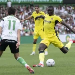 El Villarreal frena la sorpresa del Racing de Santander en su regreso a Primera 14 años después