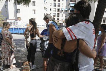 La angustia de los vecinos de Granada tras cinco días de terremotos: «Dejamos los zapatos en la puerta por si hay que correr»