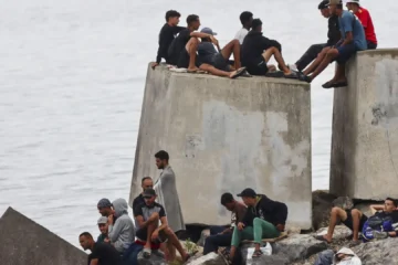 Ceuta, la crisis que sobrepasa al Gobierno: un desfile de ministros, Sánchez ausente, riesgos sanitarios, Marruecos, choque con Italia…