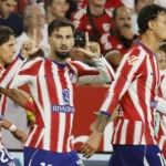 El Atleti vence al Sevilla con un inmenso Álex Baena y sin Julián Álvarez