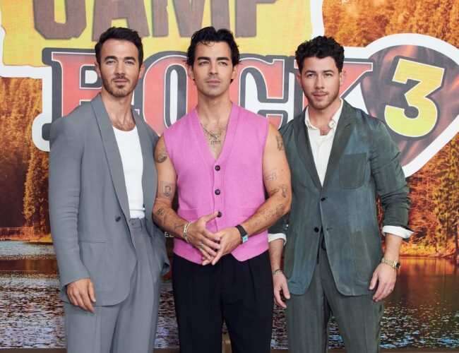Un disco fallido, un campamento rockero y un nuevo estatus de leyenda: así han logrado los Jonas Brothers mantenerse en la cima