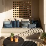 Por qué el estilo mediterráneo aporta calma y el nórdico orden: así impactan el interiorismo y la arquitectura en las emociones