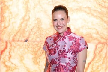 Tallulah Willis, la hija pequeña de Bruce Willis y Demi Moore, se casa con un vestido inspirado en su madre