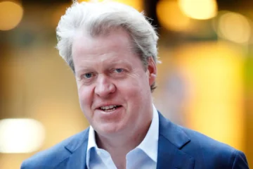 Charles Spencer publica un libro sobre la vida de su hermana, Lady Di