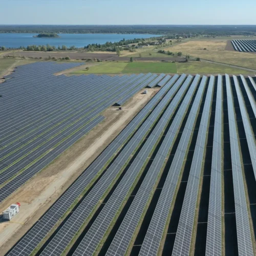 Operación reforzada para el eclipse: REE no prevé problemas pero elevará la reserva de electricidad al poder caer la solar un 13%