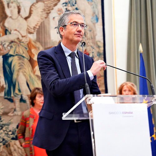Sánchez se resigna a apoyar a Hernández de Cos ante el riesgo de que España quede fuera del BCE durante años