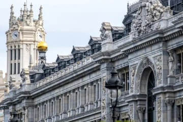 El precio de la vivienda aumenta el doble que la renta disponible de los hogares españoles desde los años 80