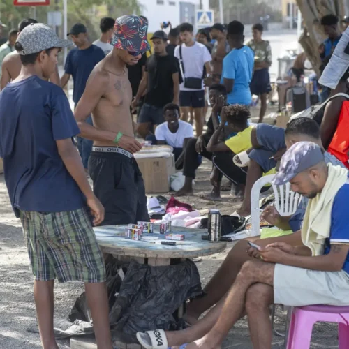 El Gobierno habilita parcelas del puerto, terrenos de Vivienda y un cuartel para la acogida de inmigrantes en Ceuta