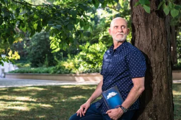 Alejandro Palomas novela en ‘Casa’ sobre la naturaleza: «No hago alegatos, no me interesa la literatura que levanta el dedo índice»