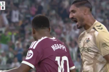 El gesto de Álvaro Valles ante Kylian Mbappé tras pararle el penalti: lo celebra en su cara y manda callar a Jude Bellingham