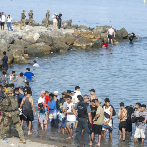 Marruecos afea al Gobierno que no devuelva a los menores ni expulse a los ilegales de Ceuta: «Hemos reclamado con insistencia su vuelta»