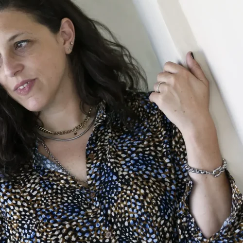 350 nombres de la cultura respaldan a la autora Ariana Harwicz, que ha sido cancelada en el festival Cultur Alh por su apoyo a Israel