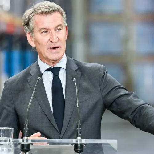 Feijóo propone un IVA del 0% para alimentos básicos, deflactar el IRPF y reducir impuestos de la energía para luchar contra la inflación