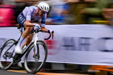 McNulty gana el Mundial de Ciclismo en ruta en ausencia de Tadej Pogacar