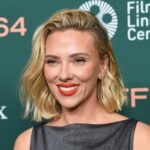 Scarlett Johansson cierra The Outset, la marca de cuidado de la piel que fundó en 2022: “Gracias a los que nos apoyaron”
