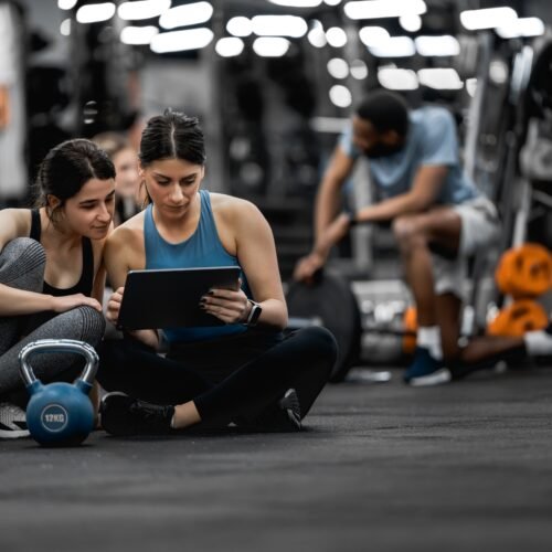 La IA llega a los gimnasios y hay quien la prefiere a un entrenador personal: “ChatGPT es gratis”