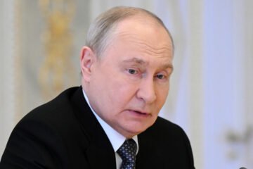 Putin, dispuesto a una nueva ronda de conversaciones entre Rusia, Estados Unidos y Ucrania, mientras Zelenski se abre a una tregua que «congele» las líneas del frente