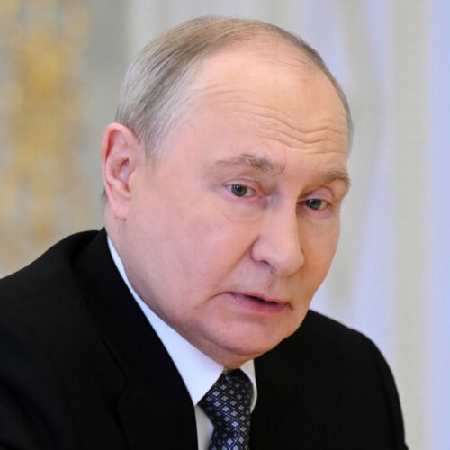 Putin, dispuesto a una nueva ronda de conversaciones entre Rusia, Estados Unidos y Ucrania, mientras Zelenski se abre a una tregua que «congele» las líneas del frente