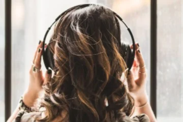 Frente a la IA y las modas, la música antigua se alza en las listas de reproducción, según un estudio