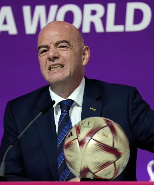 Gianni Infantino se disculpa y retira el plan de vender el Mundial: «No hay posibilidad de que vuelva a presentarse»