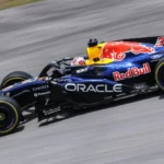 Max Verstappen vuelve a la ‘pole’ y Fernando Alonso y Carlos Sainz mejoran en Sepang