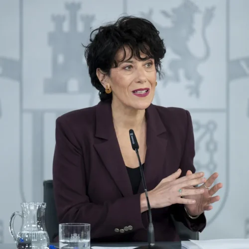 Moncloa dice que cumplirá la resolución del Supremo sobre la ‘ley de nietos’ pero ve difícil sacar a todos del censo a mes y medio del 29N