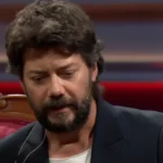 Álvaro Morte reivindica en ‘La Revuelta’ la educación «libre y sin sesgos»: «Es muy importante que no se recorte en ella»