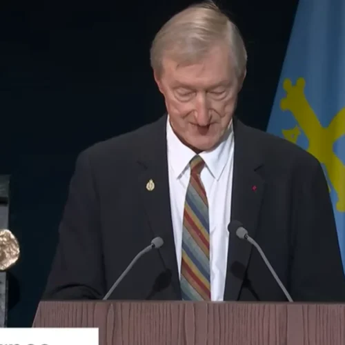 Julian Barnes, Princesa de Asturias de las Letras: «Quiero pensar que Flaubert veneró a Cervantes y que Voltaire no sintió desdén por Shakespeare»