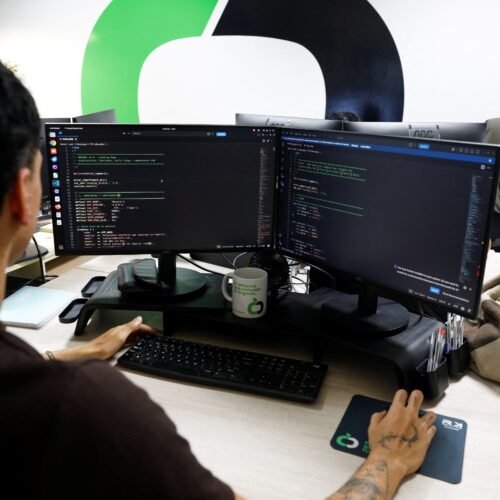 Millones de intentos de ataque en pocas horas tras destapar la IA fallos graves en miles de webs
