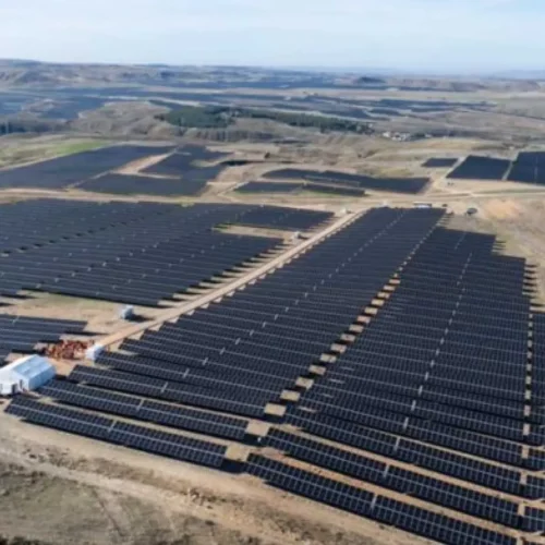 Cientos de plantas eólicas y solares esperan desde julio a ser declaradas instalaciones críticas ante ciberataques